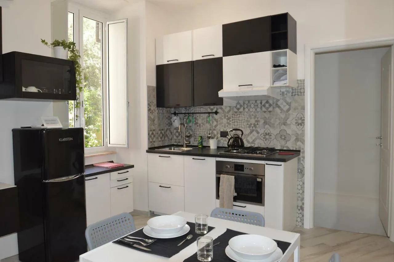 Apartment Silvestri Rom 0*,